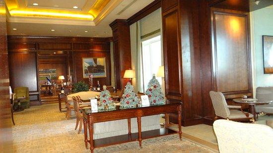 The Library Bar & Cigar Lounge